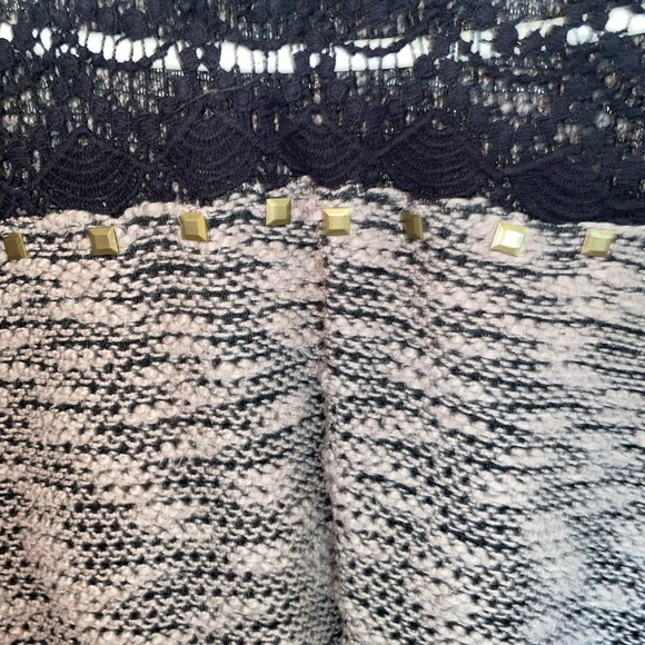 Sweater - Picture 2 of 5